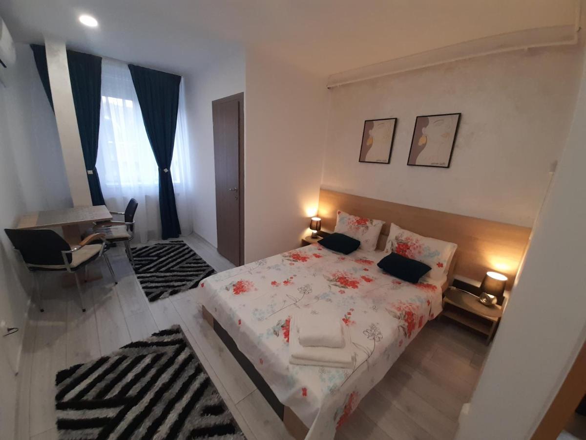 Studio Elvetia Apartment Deva Bagian luar foto